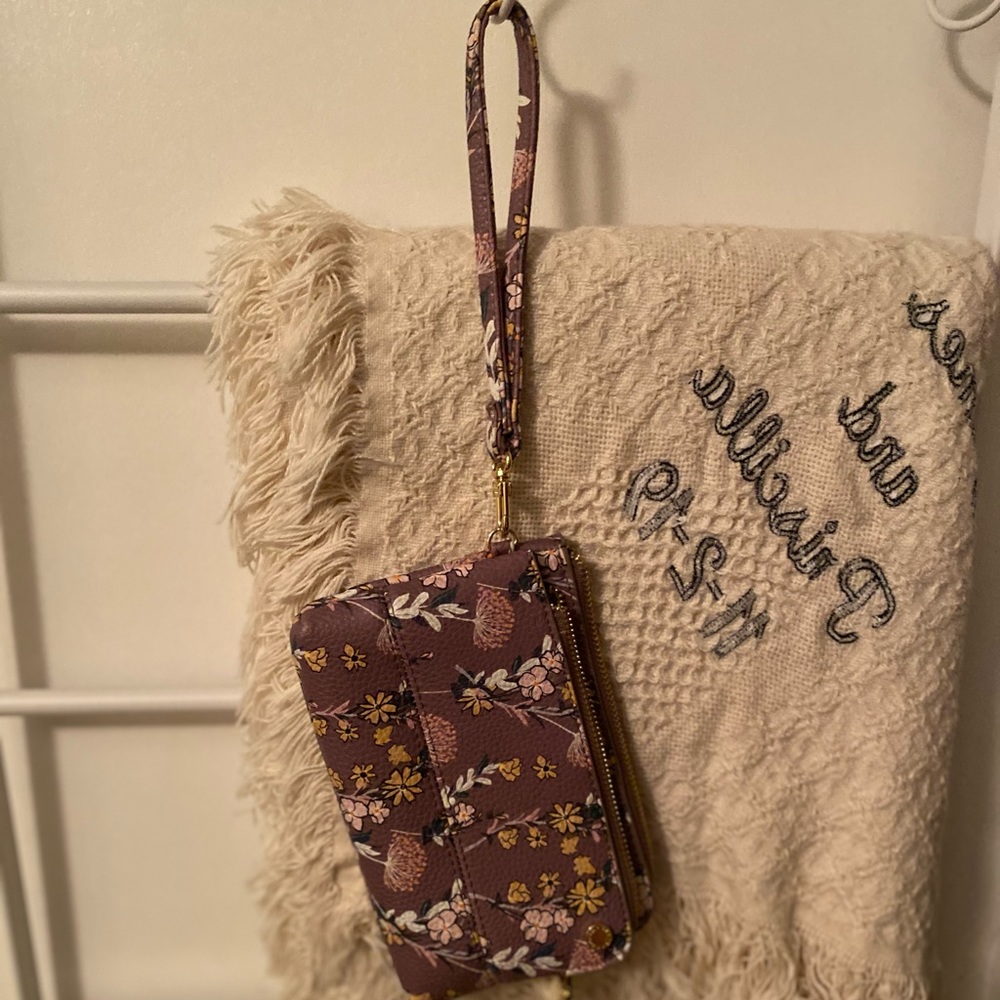 Clutch wallet by Steve Madden